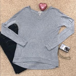 KIRRA Lightweight Hi-Low Front Pocket Gray Top Comfy & Soft Sz XS